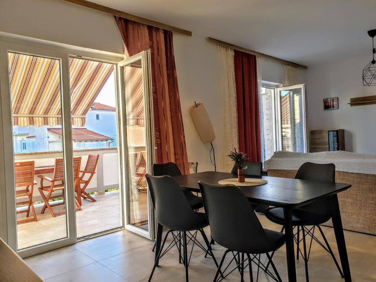 Apartments Ribaric Palit Екстер'єр фото