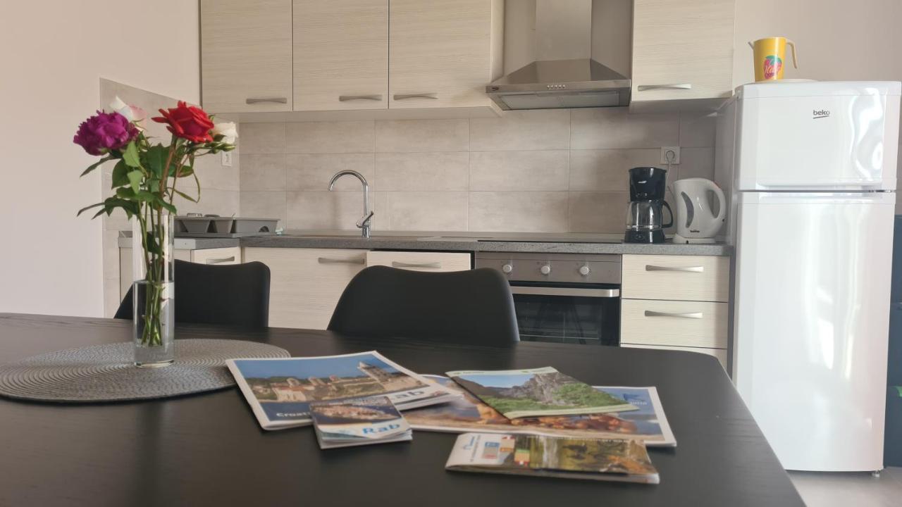 Apartments Ribaric Palit Екстер'єр фото