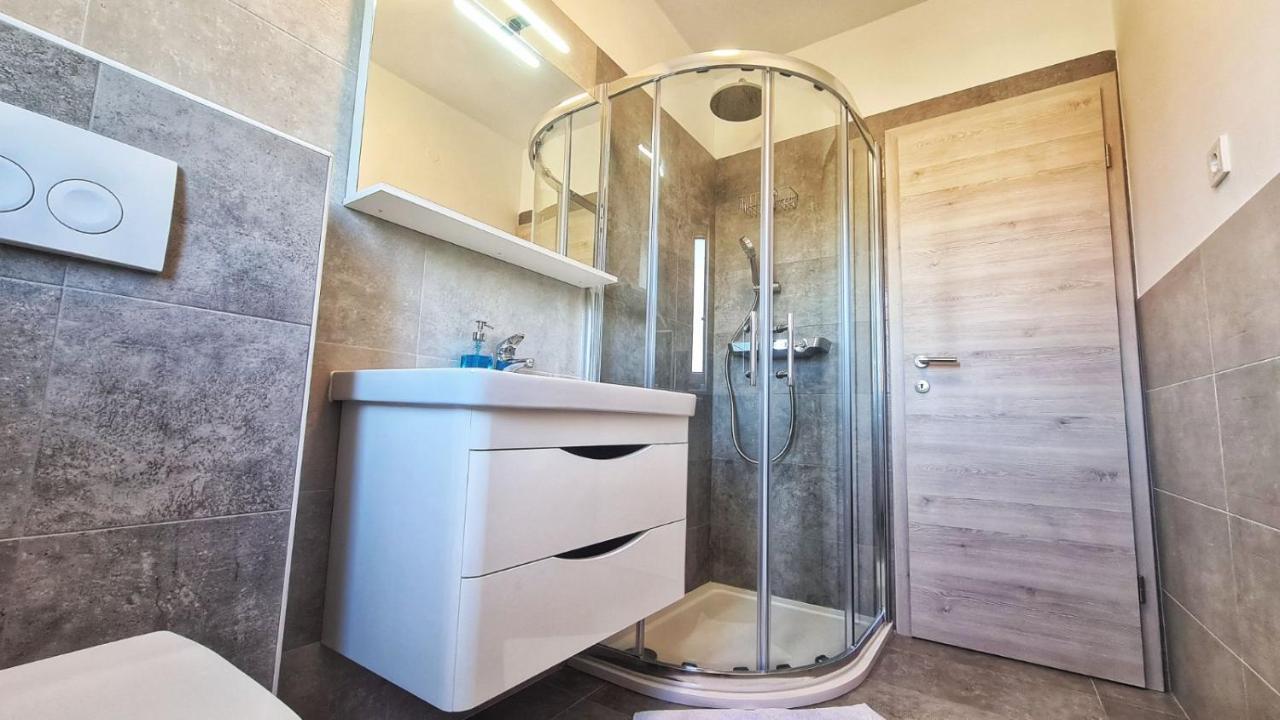 Apartments Ribaric Palit Екстер'єр фото